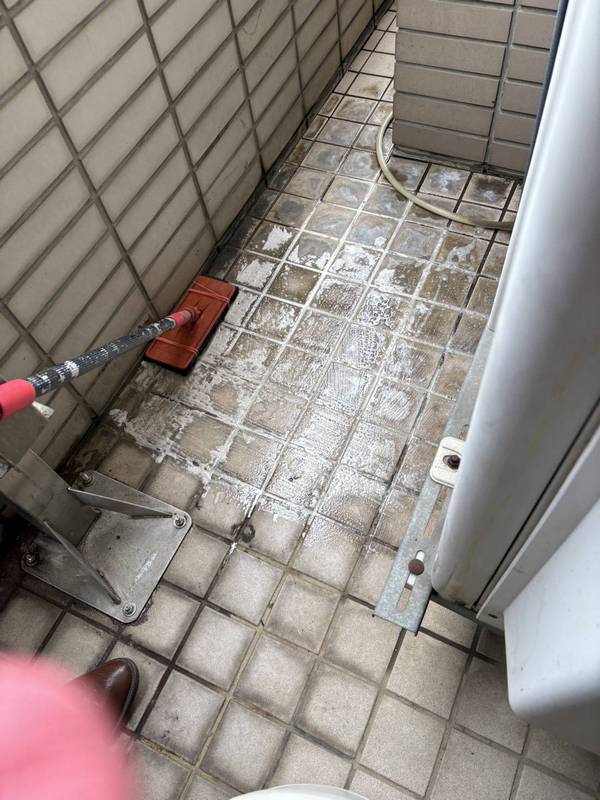 礁溪飯店陽台地板藥水清洗