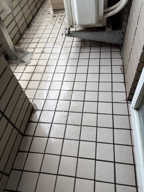 礁溪飯店陽台地板藥水清洗